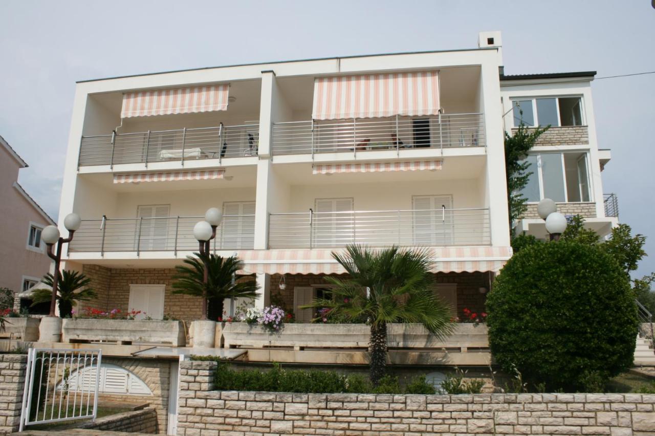 Apartments With A Parking Space Novalja, Pag - 6398 Dış mekan fotoğraf