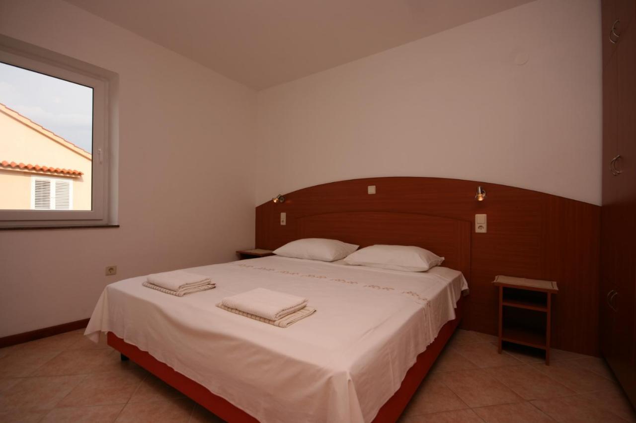 Apartments With A Parking Space Novalja, Pag - 6398 Dış mekan fotoğraf