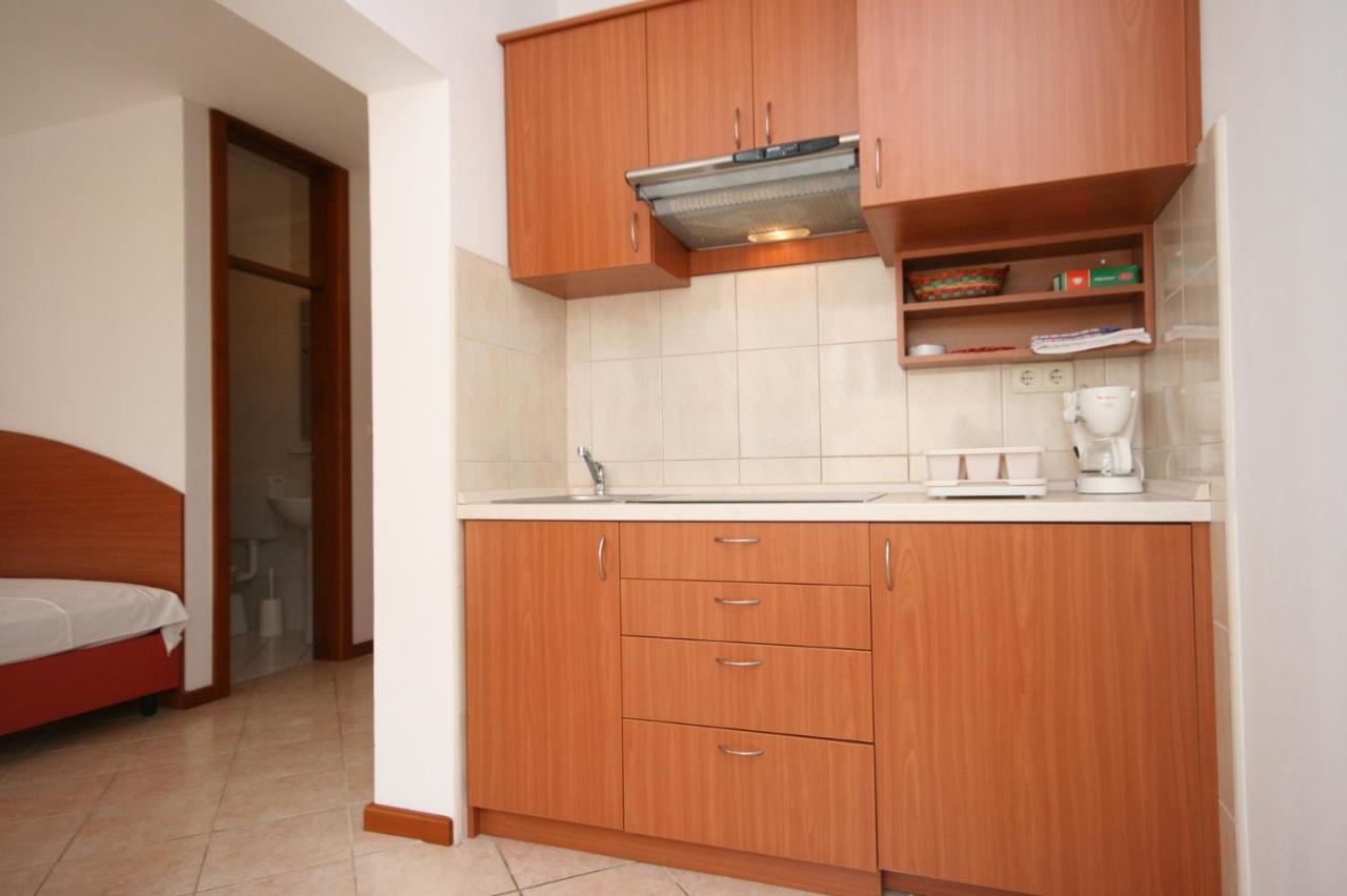 Apartments With A Parking Space Novalja, Pag - 6398 Dış mekan fotoğraf