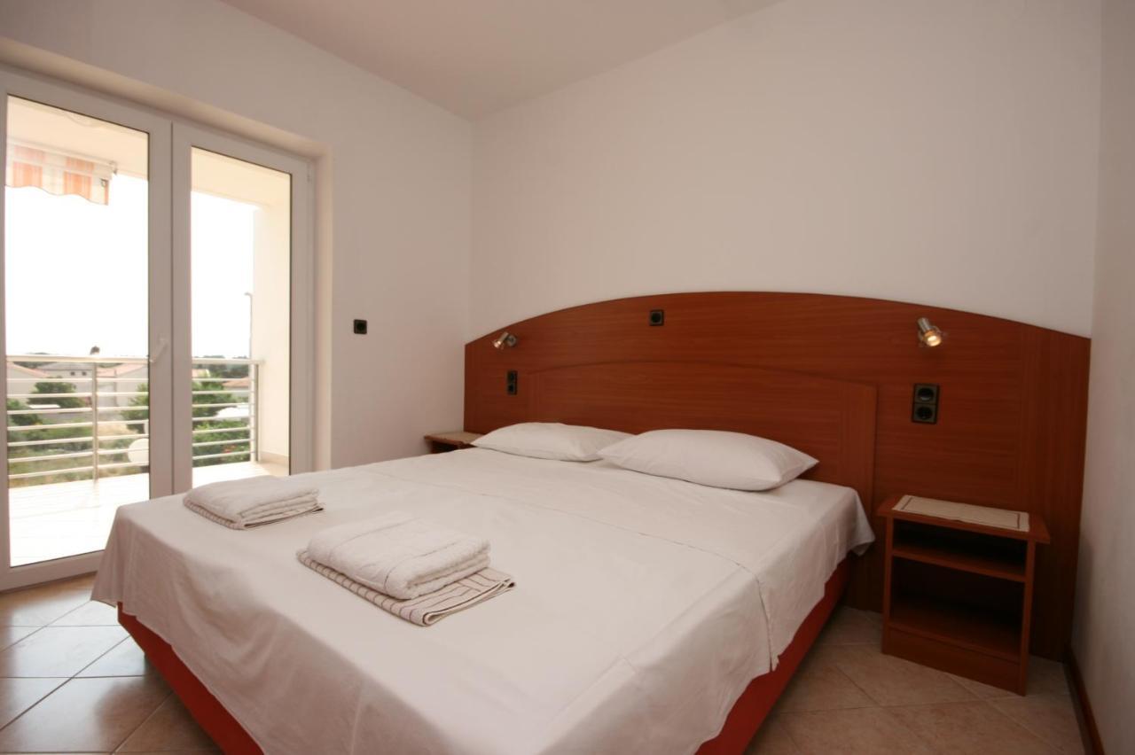 Apartments With A Parking Space Novalja, Pag - 6398 Dış mekan fotoğraf